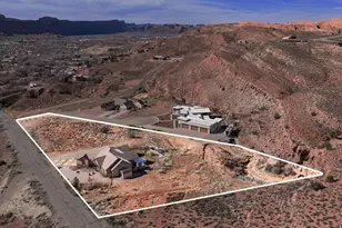 2075 S Munsey Dr E, Moab, UT 84532 - Photo 2