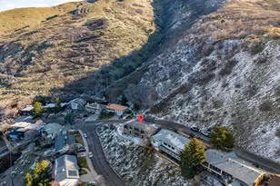 3252 S Teton Dr E, Salt Lake City, UT 84109 - Photo 1