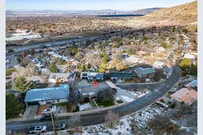 3252 S Teton Dr E, Salt Lake City, UT 84109 - Photo 4