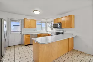 1998 S 1600 W, Woods Cross, UT 84087 - Photo 6