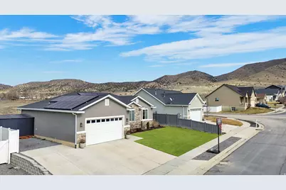 2681 E Clarkstone Dr, Eagle Mountain, UT 84005 - Photo 2