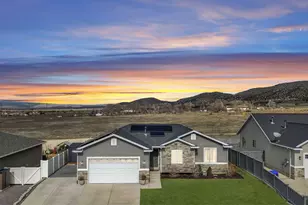 2681 E Clarkstone Dr, Eagle Mountain, UT 84005 - Photo 2