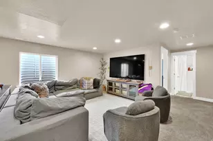 2681 E Clarkstone Dr, Eagle Mountain, UT 84005 - Photo 28