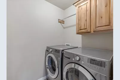 687 E Orchard Vista Ct S, Midvale, UT 84047 - Photo 20