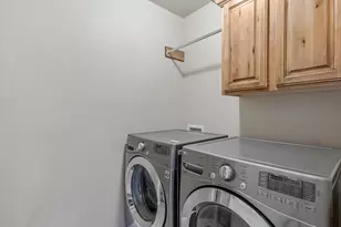 687 E Orchard Vista Ct S, Midvale, UT 84047 - Photo 20