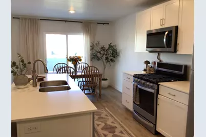 1052 E Regatta Ln, Saratoga Springs, UT 84045 - Photo 10