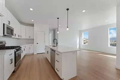 7624 S Clipper Hill Rd W #302, West Jordan, UT 84081 - Photo 8