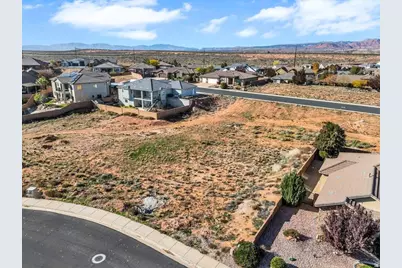 4286 W Lyle St, Hurricane, UT 84737 - Photo 2