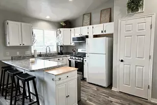 2147 E Shadow Dr, Eagle Mountain, UT 84005 - Photo 4