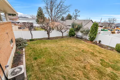 692 Juniper St, Pleasant Grove, UT 84062 - Photo 12