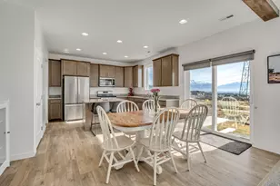 9270 N Scenic Mountain Dr, Eagle Mountain, UT 84005 - Photo 8