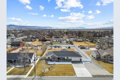 141 W 300 N, Gunnison, UT 84634 - Photo 32