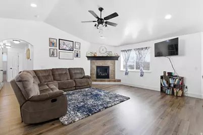 141 W 300 N, Gunnison, UT 84634 - Photo 8