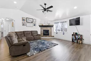 141 W 300 N, Gunnison, UT 84634 - Photo 8