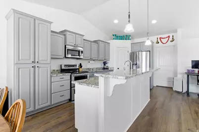 141 W 300 N, Gunnison, UT 84634 - Photo 2