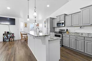 141 W 300 N, Gunnison, UT 84634 - Photo 4