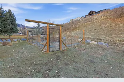 605 N Loafer Canyon Rd, Elk Ridge, UT 84651 - Photo 46