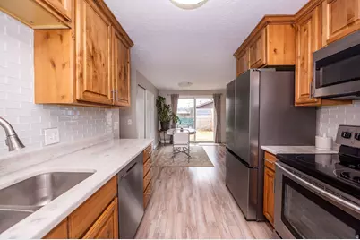 2015 W 4450 S, Roy, UT 84067 - Photo 10