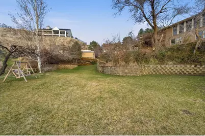 933 Northern Hills Cir, Bountiful, UT 84010 - Photo 16