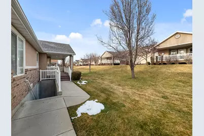 572 E 2250 N, North Ogden, UT 84414 - Photo 32