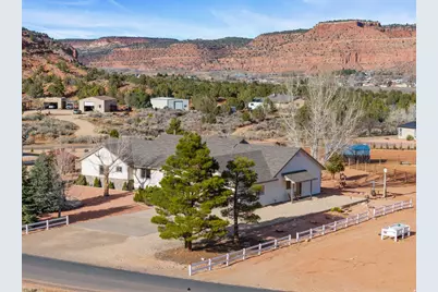 898 W Grand Canyon Dr, Kanab, UT 84741 - Photo 32