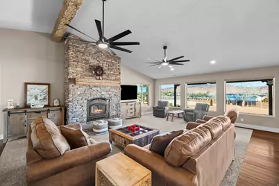 898 W Grand Canyon Dr, Kanab, UT 84741 - Photo 2