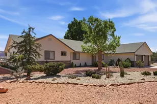 898 W Grand Canyon Dr, Kanab, UT 84741 - Photo 2