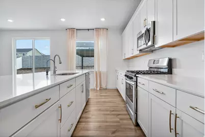 2538 N Geranium Dr, Saratoga Springs, UT 84045 - Photo 4