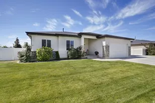 32 S 2560 E, Spanish Fork, UT 84660 - Photo 2