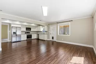 209 W 205 N, Orem, UT 84057 - Photo 14