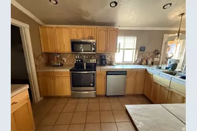 160 N 4900 W, Roosevelt, UT 84066 - Photo 6
