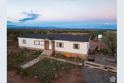 160 N 4900 W, Roosevelt, UT 84066 - Photo 2
