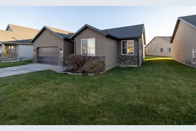 472 E 640 S, Vernal, UT 84078 - Photo 2