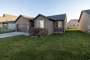 472 E 640 S, Vernal, UT 84078 - Photo 2
