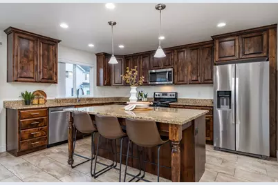 4842 N Goosefoot Dr, Eagle Mountain, UT 84005 - Photo 10