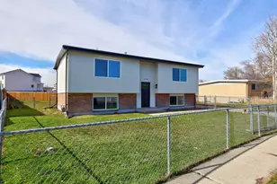 4738 S Meadow Wood Way, Taylorsville, UT 84129 - Photo 2