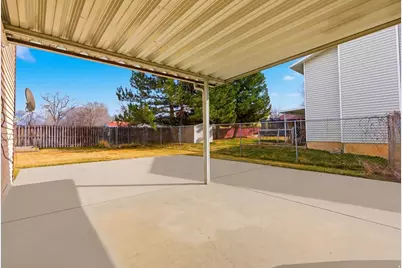 5622 S 2950 W, Roy, UT 84067 - Photo 16
