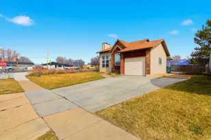 5622 S 2950 W, Roy, UT 84067 - Photo 2