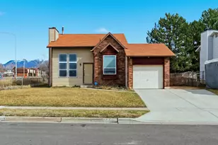 5622 S 2950 W, Roy, UT 84067 - Photo 2