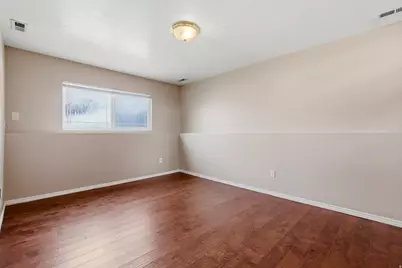 5622 S 2950 W, Roy, UT 84067 - Photo 8