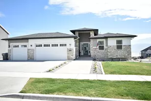 122 S Liberty St, Grantsville, UT 84029 - Photo 2