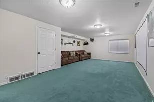 19 S 820 E, Tooele, UT 84074 - Photo 28