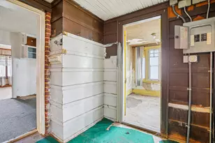 933 W Gentile St, Layton, UT 84041 - Photo 2