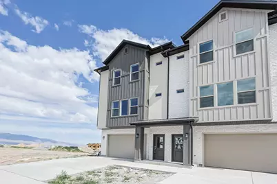 650 W Caroles Way #4, Tooele, UT 84074 - Photo 2