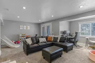 1137 E Holmes Ln S, Layton, UT 84041 - Photo 20