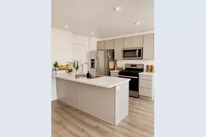305 E Serenity Ave, Tooele, UT 84074 - Photo 4