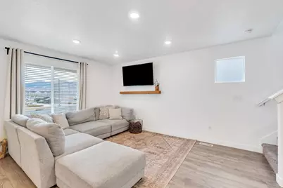 1089 E Bearing Dr #1355, Saratoga Springs, UT 84045 - Photo 10