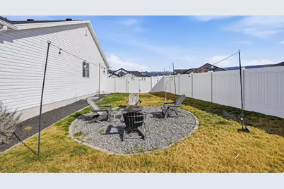 2297 N 250 W, Tooele, UT 84074 - Photo 20
