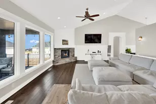 7032 W Echo Blf Dr, Herriman, UT 84096 - Photo 8