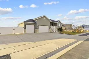 3561 S 5160 W, Hooper, UT 84315 - Photo 6